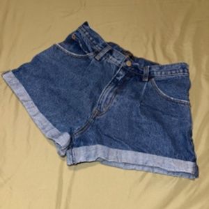 Abercrombie & Fitch Annie High Rise Jean Shorts (2/26)